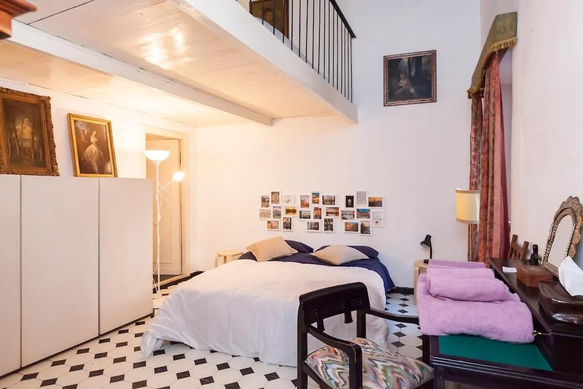 Apartment In Rome-Trastevere - Amorhome